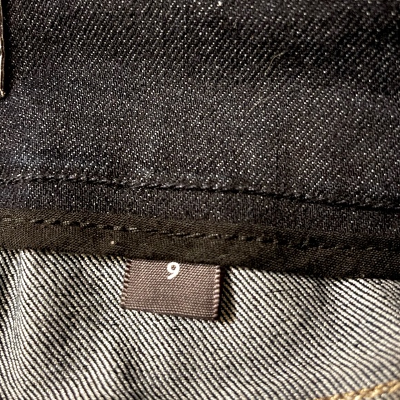 ❤️ 2 / $30 ❤️Reitmans Jeans Capri in dark wash Size 9. Two front & back pockets. - Picture 4 of 8